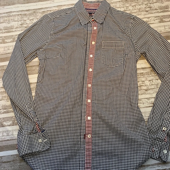 Tommy Hilfiger Fitted Button Down Blouse - Picture 4 of 4